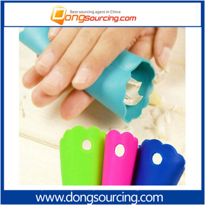 Kitchen Tool Magic Safe Silicone Garlic Peeler Stripper